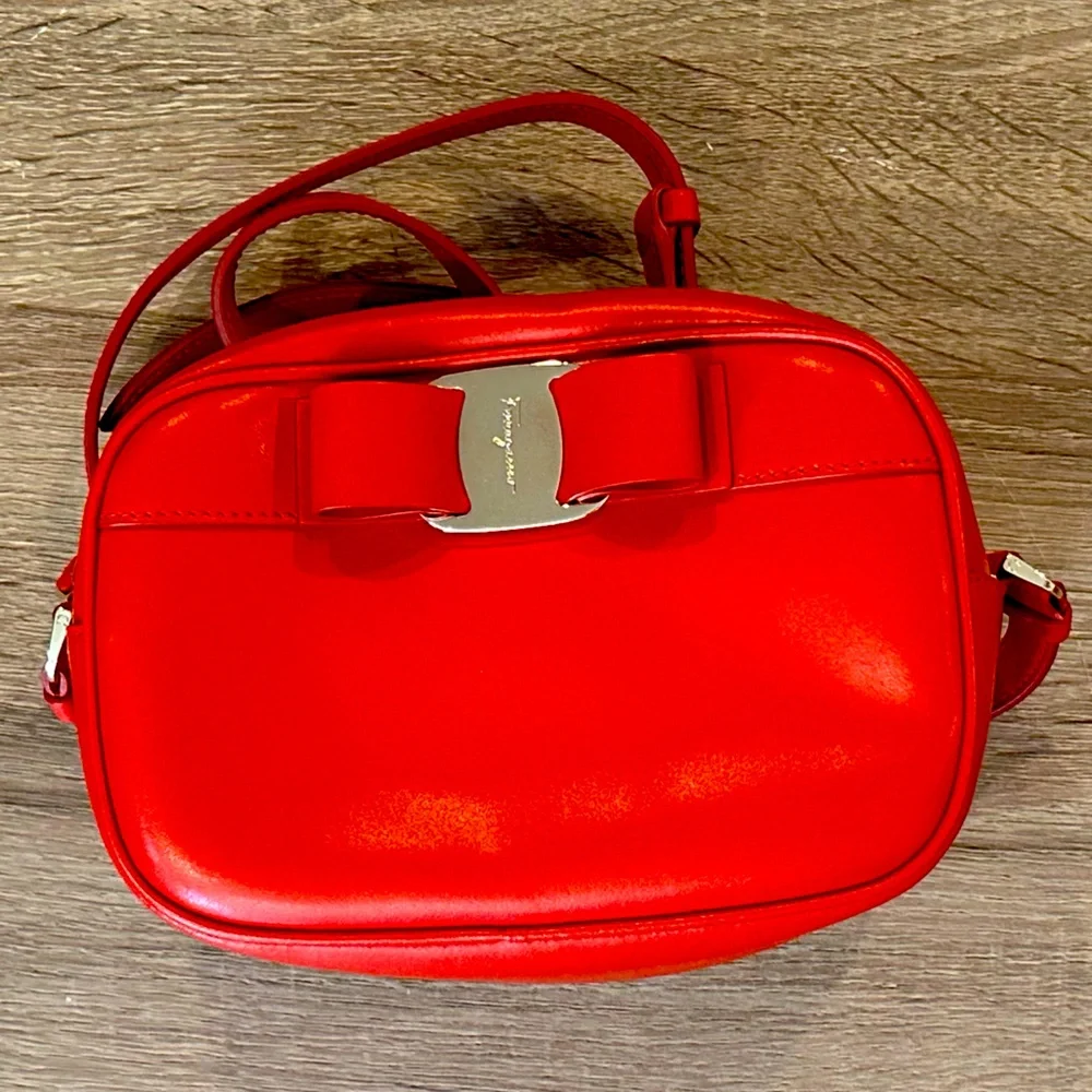 Salvatore Ferragamo vara bow crossbody bag lipstick red - Picture 2 of 8